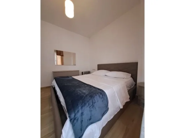 Tirane, jepet me qera apartament 2+1 Kati 1, 85 m² 700 € (Don Bosko)