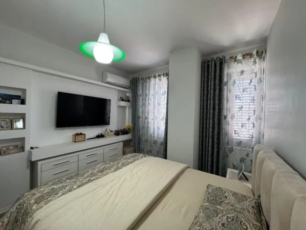 Tirane, jepet me qera apartament 2+1+Ballkon Kati 7, 77 m² 750 € (Don Bosko)