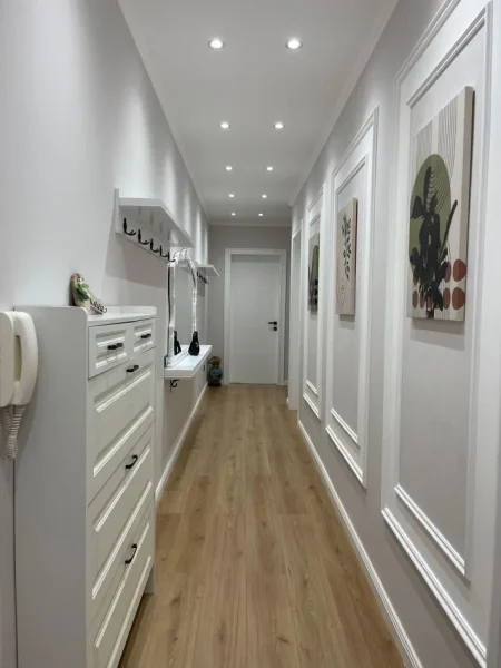 Tirane, jepet me qera apartament 2+1 Kati 10, 850 € 