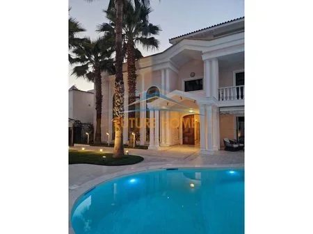 Tirane, shitet Vile Kati 0, 900 m² 