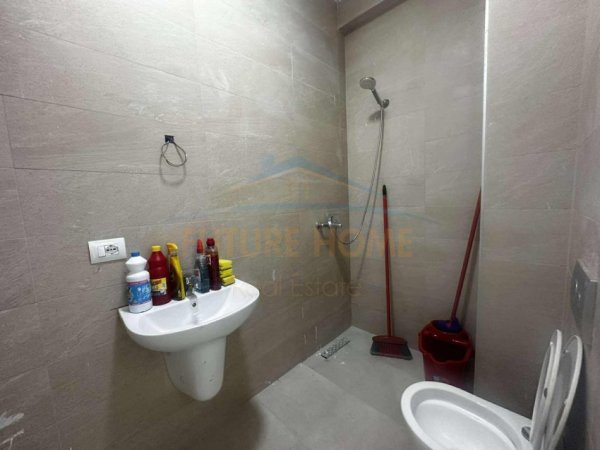 0683487469 Tirane, jepet me qera apartament 1+1 Kati 4, 61 m² 350 € (Spitali Amerikan 3 , Yzberisht)