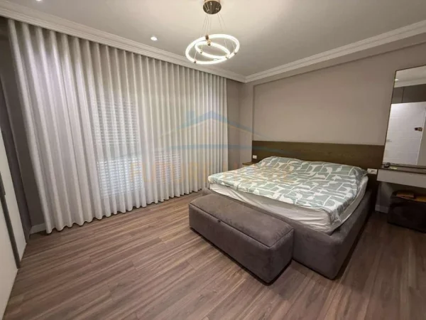 APARTAMENT 3+1 ME QERA NE LAKE LAND RESIDENCE, FARKE