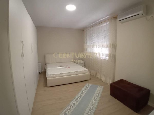 Tirane, jap me qera apartament 3+1 Kati 2, 100 m² 600 € (Tirana Albania)