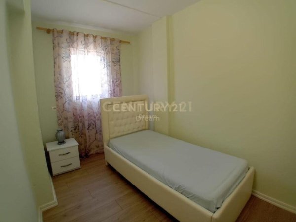 Tirane, jap me qera apartament 3+1 Kati 2, 100 m² 600 € (Tirana Albania)