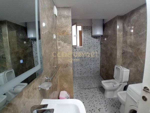 Tirane, jap me qera apartament 3+1 Kati 2, 100 m² 600 € (Tirana Albania)