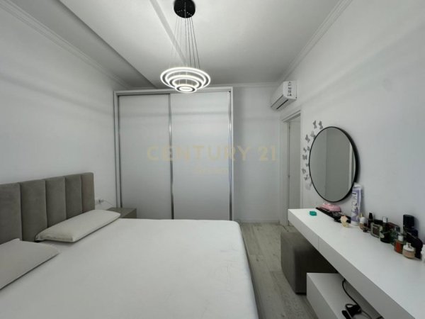 Tirane, jepet me qera apartament 2+1 Kati 9, 102 m² 600 € (Urban Gate)
