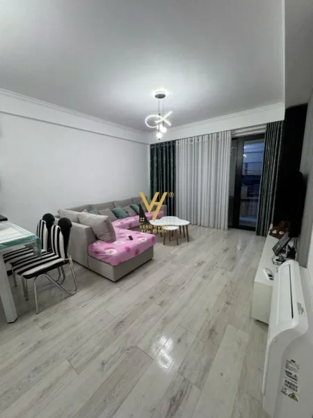 Tirane, jepet me qera apartament 2+1+Ballkon Kati 9, 90 m² 600 € (URGAN GATE, ASTIR)