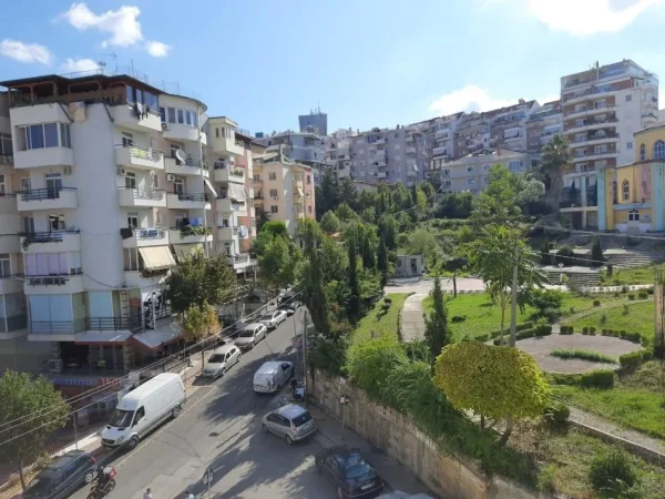 Tirane, shitet apartament 1+1+Aneks Kati 0, 55 m² 85.000 € (Rruga Trendafili i Bardhe)