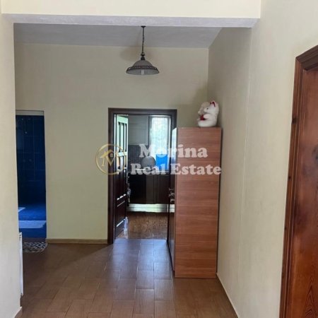 Tirane, jepet me qera shtepi 2+1 Kati 1, 85 m² 350 € 