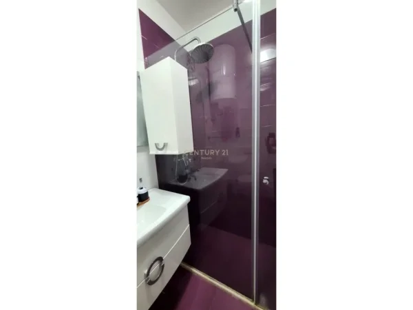 Tirane, jap me qera apartament 2+1 Kati 1, 108 m² 700 € (Duplex 2+1+2 për qira në Kodra e Diellit 2)