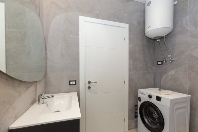 Tirane, jepet me qera apartament 1+1+Ballkon Kati 6, 57 m² 600 € (tek Rruga Jordan Misja)