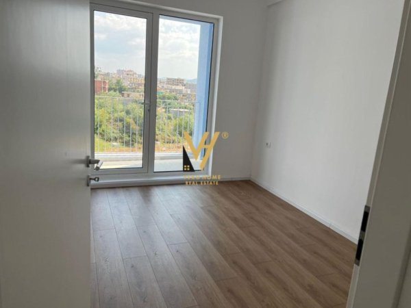 Tirane, jepet me qera apartament 1+1+Ballkon Kati 3, 59 m² 300 € (Kompleksi Oxa Dali Topi)