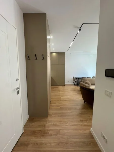 Tirane, jepet me qera apartament 1+1 Kati 4, 72 m² 1.000 € 