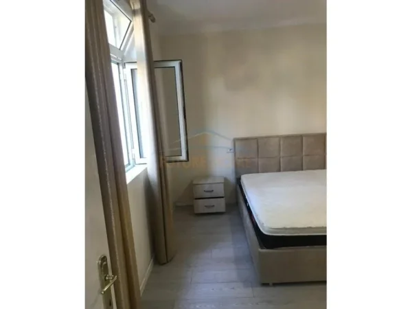 Tirane, jepet me qera apartament 1+1 Kati 1, 60 m² 400 € 