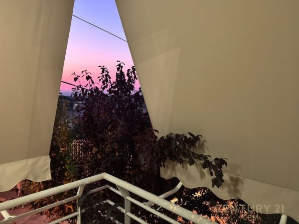 Tirane, jepet me qera apartament 3+1+2 +post parkim Kati 1, 122 m² 900 € (Liqeni i Thate)