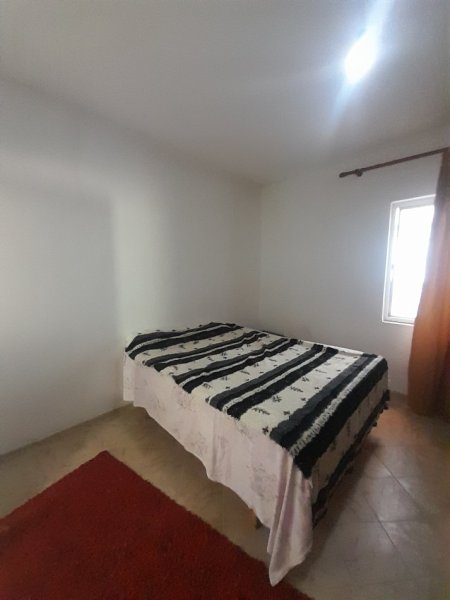 Tirane, jepet me qera Vile 2+1 Kati 1, 95 m² 450 € (Allias)