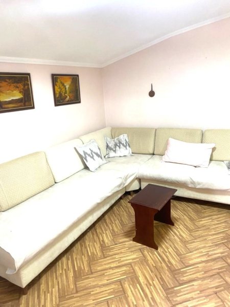 JEPET ME QERA APARTAMENT 2+1 NE ALI DEM TEK TREGU ELEKTRIK , 4 VETA 500 €uro