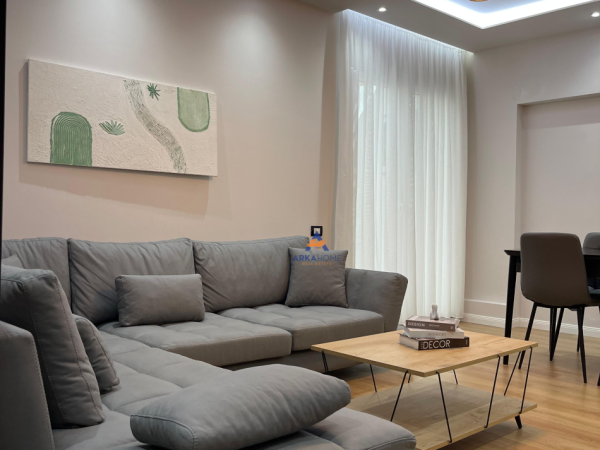 Tirane, jepet me qera apartament 2+1 , 100 m² 850 € (• PERBALLE DELIORGJIT)