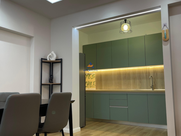 Tirane, jepet me qera apartament 2+1 , 100 m² 850 € (• PERBALLE DELIORGJIT)