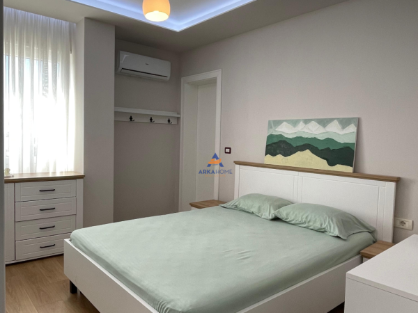 Tirane, jepet me qera apartament 2+1 , 100 m² 850 € (• PERBALLE DELIORGJIT)