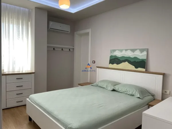 Tirane, jepet me qera apartament 2+1 , 100 m² 850 € (• PERBALLE DELIORGJIT)