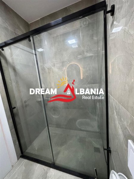 Tirane, jepet me qera apartament 2+1 Kati 6, 98 m² 1.100 € (Casa Italia)