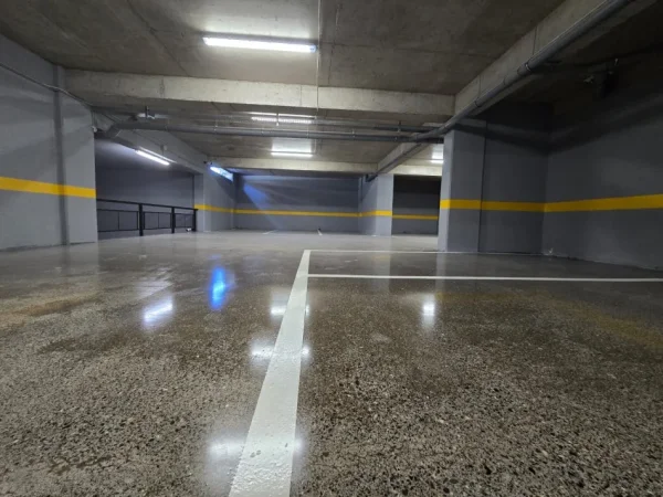 Tirane, jepet me qera apartament 2+1+Ballkon Kati 3, 112 m² 800 € 