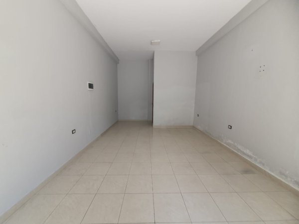 Tirane, jepet me qera ambjent biznesi Kati 0, 30 m² 600 € (vasil shanto)
