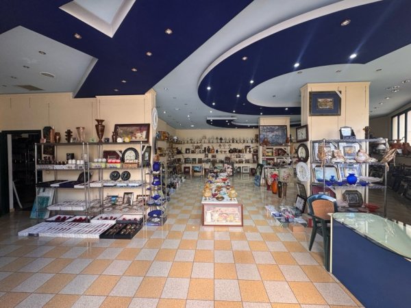 Vlore, jepet me qera ambjent biznesi Kati 0, 250 m² 1.100 € (Mbas Poliklinikes)