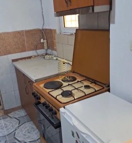 Tirane, jepet me qera garsonier 1+1 Kati 1, 37 m² 250 € (Rruga Egnatia)