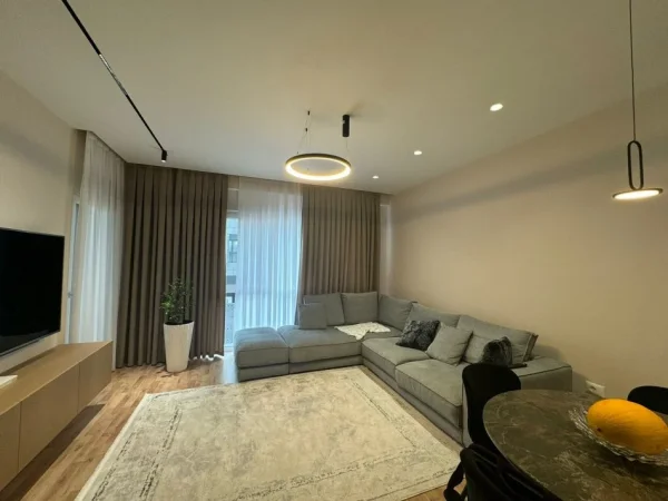 Tirane, shitet apartament 1+1 , 74 m² (5 maji)