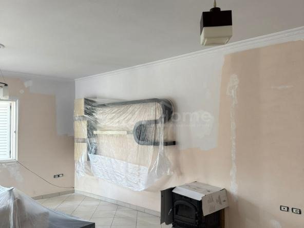 Tirane, jepet me qera apartament 2+1+Ballkon Kati 2, 160 m² 600 € 