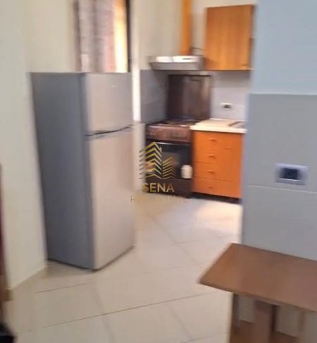 Tirane, jepet me qera shtepi 1+1 Kati 1, 70 m² 350 € (Rruga Egnatia)