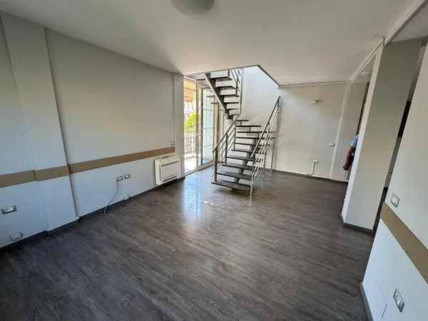 Tirane, jepet me qera zyre , 1.200 € 