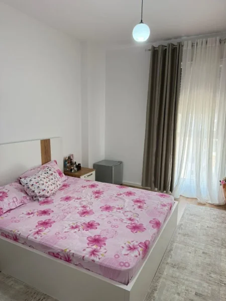 Tirane, jepet me qera apartament 2+1 , 750 € (Don Bosco)