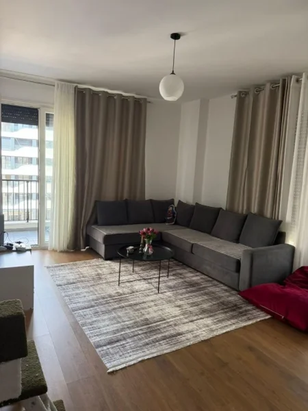 Tirane, jepet me qera apartament 2+1 , 750 € (Don Bosco)