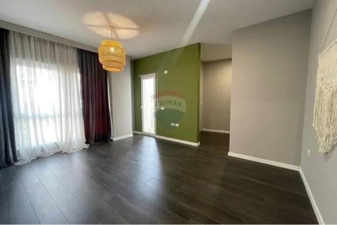 Tirane, shes apartament 1+1+Aneks+Ballkon Kati 4, 64 m² 170.000 € (rruga e barrikadave)