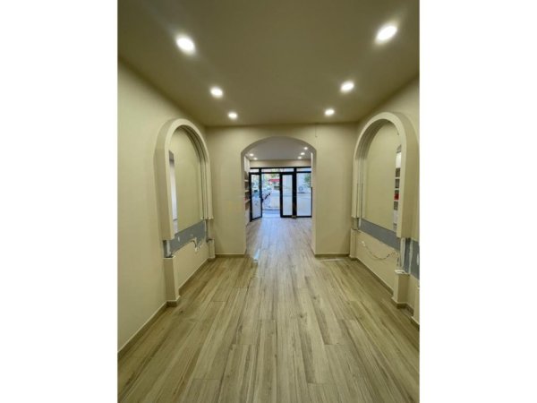 Tirane, jepet me qera ambjent biznesi Kati 0, 40 m² 500 € (Stadiumi Dinamo)