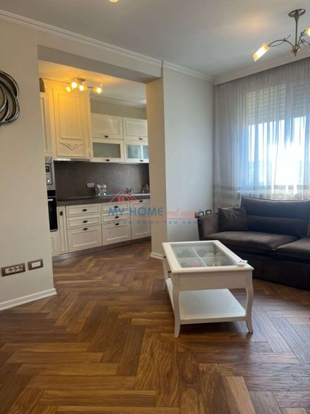 Tirane, shitet apartament 1+1 Kati 4, 58 m² 103.000 € (Oxhaku)