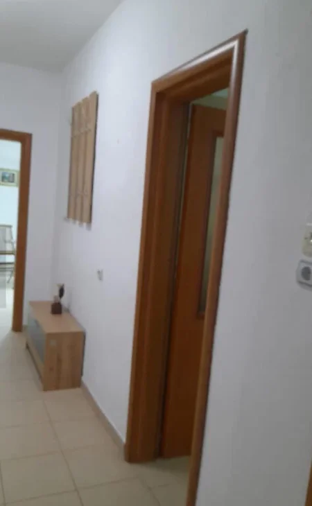 jepet me qera , 650 €