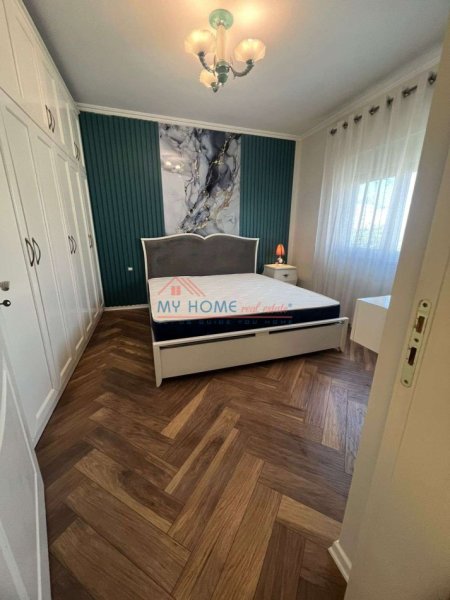 Tirane, shitet apartament 1+1+Ballkon Kati 4, 58 m² 103.000 € (Oxhaku)