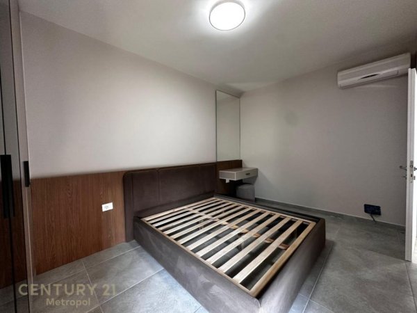 Tirane, shitet apartament 1+1 Kati 12, 72 m² 130.500 € (Golden Park, perballe Amerikan 3)