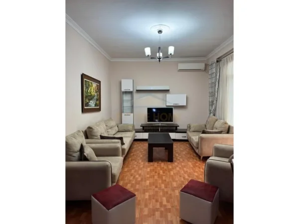Tirane, jepet me qera apartament 2+1 Kati 2, 115 m² 420 € 