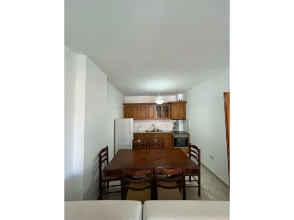 0683487469 Tirane, jepet me qera apartament 2+1 Kati 3, 85 m² 420 € (Prane Tregut Jata , Rrethrrotullimi)