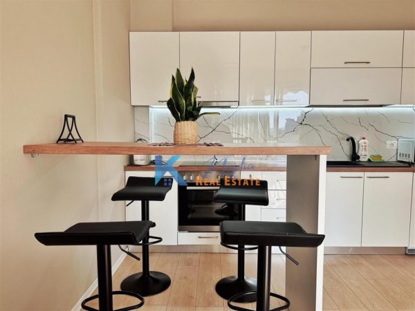 Tirane, jap me qera apartament 1+1+Ballkon Kati 5, 65 m² (afer Shkolles se Baletit)