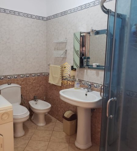 Tirane, jepet me qera apartament 2+1+Ballkon Kati 9, 105 m² 600 € (Perball Kika 2)