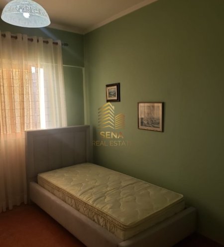Tirane, jepet me qera apartament 2+1+Ballkon Kati 9, 105 m² 600 € (Perball Kika 2)