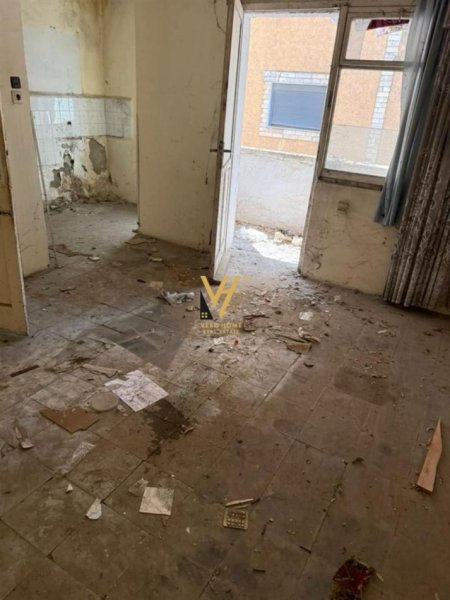Tirane, shitet apartament 1+1+Ballkon Kati 3, 63 m² 55.000 € (KOMBINAT)