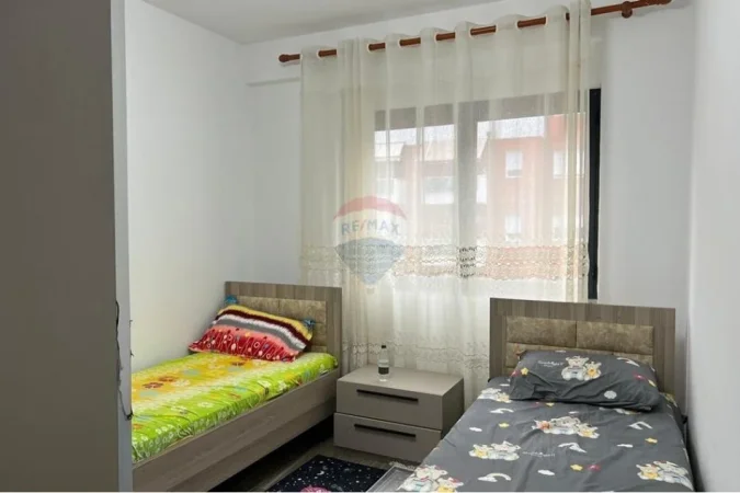 Tirane, jepet me qera apartament 2+1+Ballkon , 90 m² 650 € (Rruga Teodor Keko)