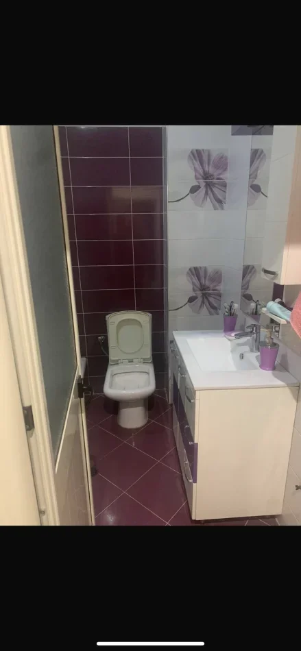 Tirane, jepet me qera apartament 1+1+Ballkon Kati 5, 74 m² 400 € (Rruga Teodor Keko,Astir)